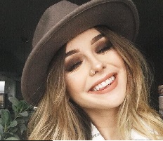 yoncam.site sohbet hattı profil görseli Berrak